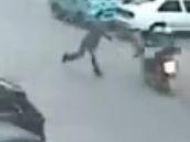 chinese amn stopping thieves
