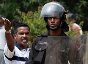 Sri Lanka police crackdown on opposition protest