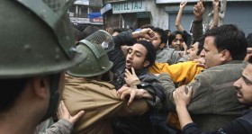 Protesters clash with police in Kashmir - Photo by: Ap
