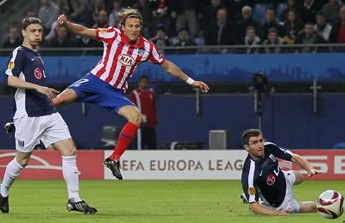 Forlan's second goal which devastates Fulham and earns Atletico Madrid the Europa League Cup