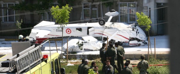 Plane crash lands at neighbourhood in Istanbul Turkey