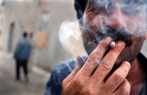 Government officials believe enforcing a smoking ban in Egypt will be an uphill challenge. 