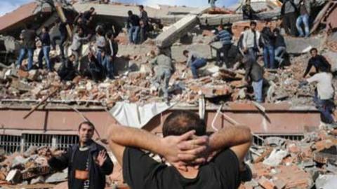 Turkey Earthquake 7.2 : Eastern province Van razed to the ground