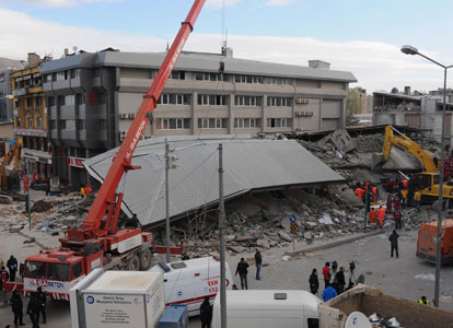 5.7-earthquake-turkey-van-nationalturk-0432 The collapsed Hotel in Van after 5.7 magnitude quake hit the already suffering town