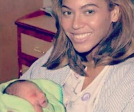 Beyonce with her baby' Blue Ivy Carter'