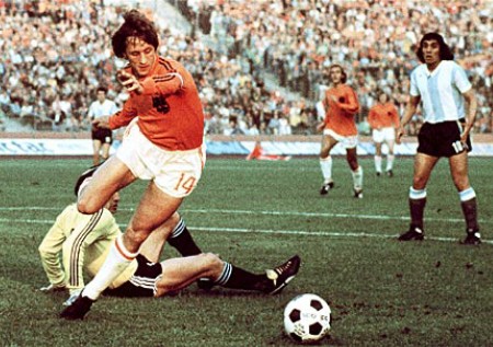 Johan Cruyff in action against Argentina during the 1974 World Cup