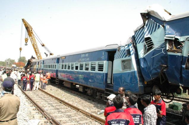 Hampi Express in India collides with a freight train : At least 25 souls perish Hampi Express in India collides with a freight train : At least 25 souls perish