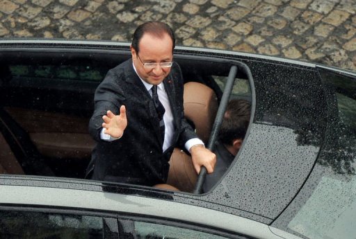 Hollande Takes Presidential Office in France Hollande Takes Presidential Office in France