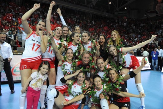 Turkey 's Women Volleyballers make history with 2012 London Olympics Qualification