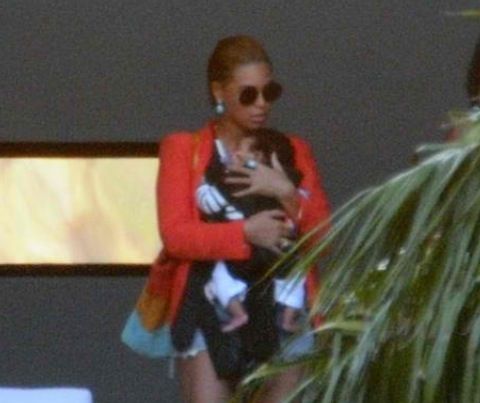 Baby Blue Ivy Carter & her famous mom Beyonce Baby Blue Ivy Carter & her famous mom Beyonce