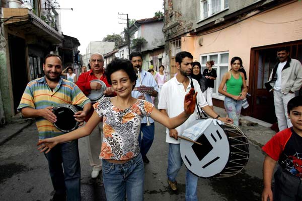 Sulukule neighbourhood was razed first in urban planning project, Romans living there are sad..