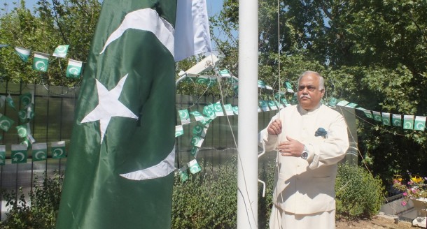 Pakistan’s Ambassador to Turkey Mr. Muhammad Haroon Shaukat unfurling the national flag on the eve of 66th Independence Day at Ankara on 14th August 2012