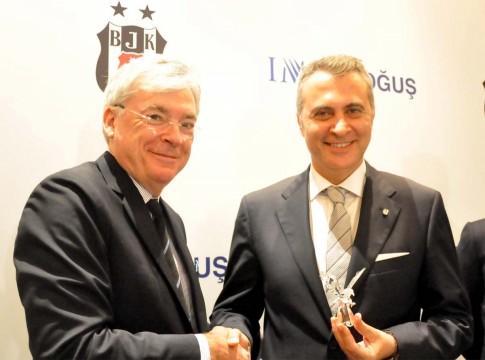 IMG Worlwide, its joint venture in Turkey sign partnership with Besiktas JK in Istanbul, Nolan and Orman shake hands IMG Worlwide, its joint venture in Turkey sign partnership with Besiktas JK in Istanbul, Nolan and Orman shake hands