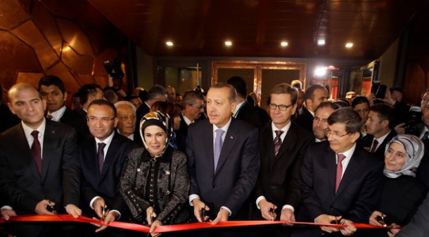 Erdogan and his lovely wife Emina Hanim at the opening of Turkish Consulate in Berlin Erdogan and his lovely wife Emina Hanim at the opening of Turkish Consulate in Berlin