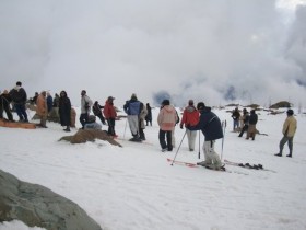 1.4 million tourists visited Indian Kashmir this year item-thumbnail