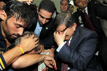 Ahmet Davutoglu cried during Gaza visit