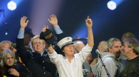 Superstorm Sandy Concert:Rock stars came together in New York to help the victims of Hurricane Sandy / US News Video item-thumbnail