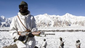 Soldiers patrolling in Siachen glacier, world's highest battlefield. File Pic