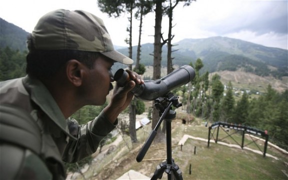 Indian soldier maintains a tight vigil along Line of Control in Indian Kashmir. File Pic