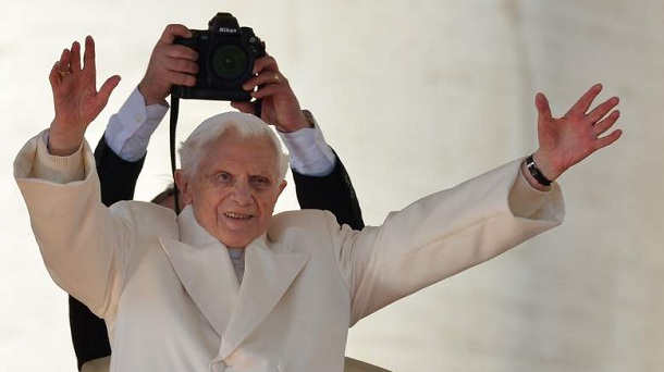 Pope Benedict XVI waves from the altar as he arrives on St Peter's square for his last weekly audience on February 27, 2013 at the Vatican. Pope Benedict XVI will hold the last audience of his pontificate in St Peter's Square on Wednesday on the eve of his historic resignation as leader of the world's 1.2 billion Catholics. Pope Benedict XVI waves from the altar as he arrives on St Peter's square for his last weekly audience on February 27, 2013 at the Vatican. Pope Benedict XVI will hold the last audience of his pontificate in St Peter's Square on Wednesday on the eve of his historic resignation as leader of the world's 1.2 billion Catholics.