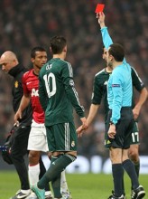 Manchester United 1 Real Madrid 2:Platini’s hitman Turkish referee Cuneyt Cakir ruined match / CL News item-thumbnail