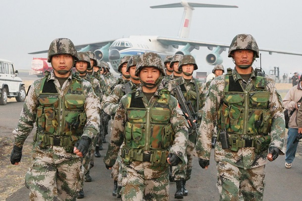 [Image: Chinese-Army-On-Alert-North-Korea.jpg]