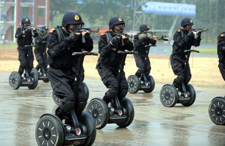 Chinese soldiers conducting exercises. File Pic