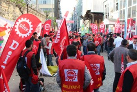 May Day celebrated despite chaos in İstanbul