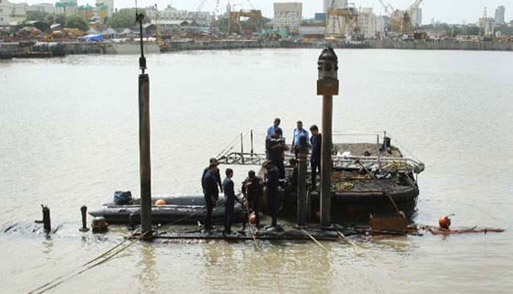 Indian Navy divers near sunken Indian submarine. File Pic