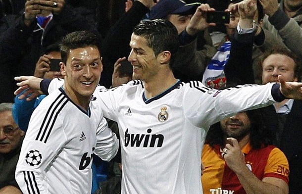 Cristiano-Ronaldo-Angry-Mesut-Ozil-Arsenal-Transfer.jpg