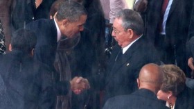 Nelson Mandela Memorial:US Pres. Obama and Cuban Leader Castro Handshake, Video / Breaking News item-thumbnail