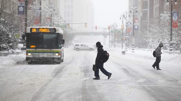 Detroit Deals With Heavy Snow And Bitter Cold Detroit Deals With Heavy Snow And Bitter Cold