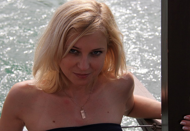 [Image: Natalia-Poklonskaya-Sexy-Crimea-Prosecutor-14.jpg]
