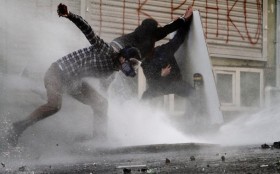 Unrest in Turkey: Second dead after clashes in Istanbul / Breaking News item-thumbnail