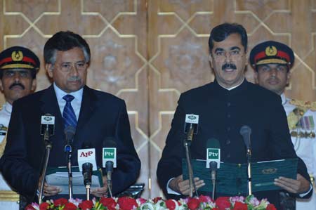 Pakistan’s former PM Yousuf Raza Gilani taken oath from Parvez Musharraf. File Pic