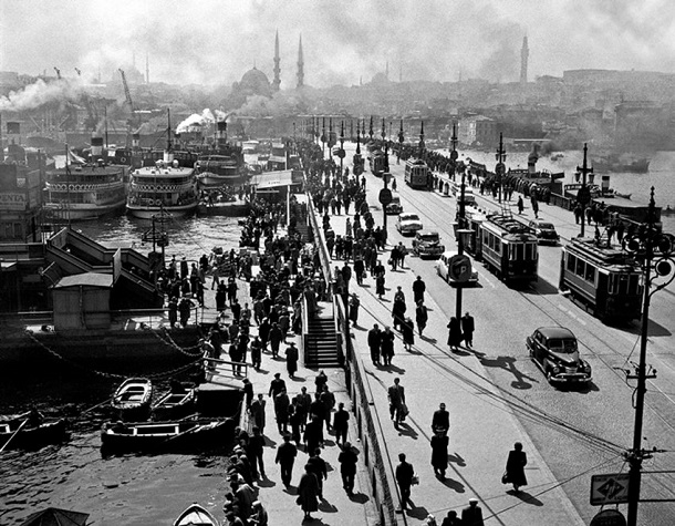 Fotograph/ Ara Güler Istanbul Karakoy Bridge