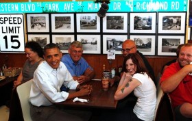 Breakdown of the US President: New York Restaurant rejects Obama’s credit card / Breaking News item-thumbnail