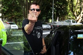 Delayed: Court threatens arrest warrant for AC / DC Drummer Phil Rudd / Breaking News item-thumbnail