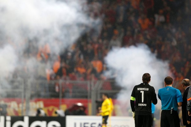 Borussia Dortmund - Galatasaray Istanbul Match interrupted 2 time by Galatasaray fans