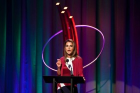 Appeal to Arabs:Queen of Jordan Rania calls for resistance against the IS / Breaking News item-thumbnail