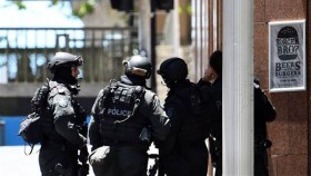 5 hostages escape from besieged Sydney cafe item-thumbnail