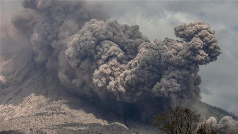 Costa Rica closes 2 airports after volcano eruptions item-thumbnail