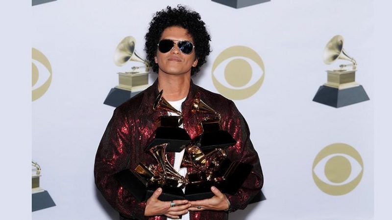 Bruno Mars takes song record of year at 60th Grammys item-thumbnail