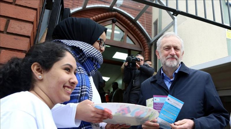 North London Mosque opens to visitors item-thumbnail