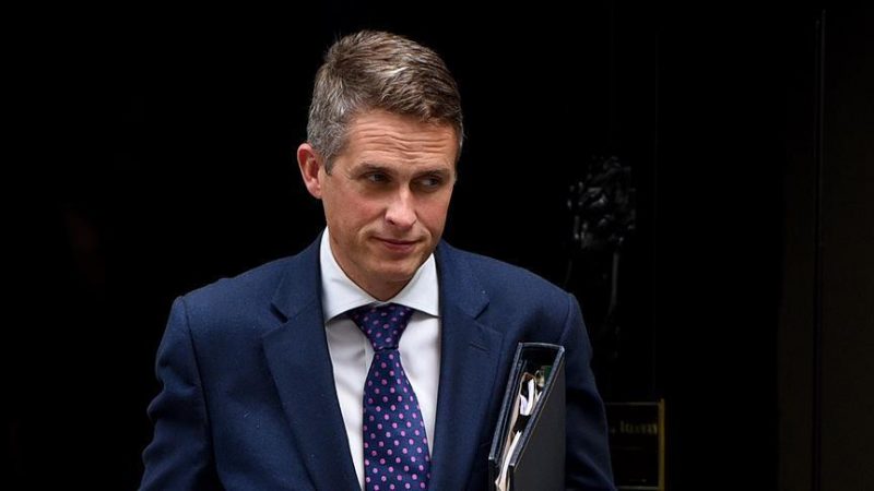 UK: Handful of English Channel migrants spark crisis item-thumbnail