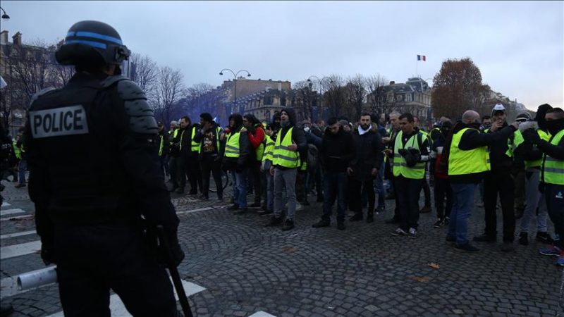 Yellow Vests vow to continue protests Saturday in France item-thumbnail