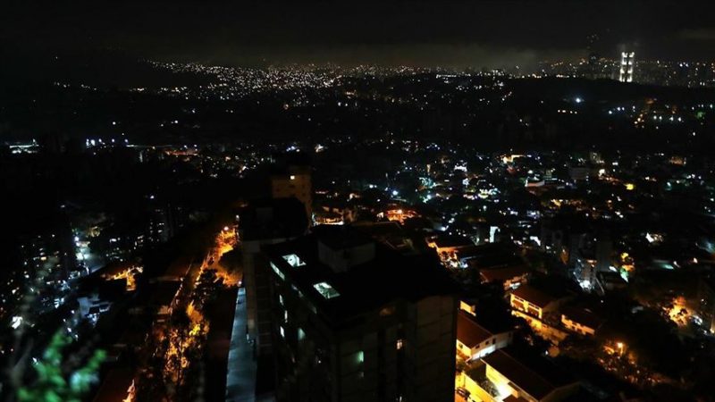 Power outage in Venezuela enters 4th day item-thumbnail