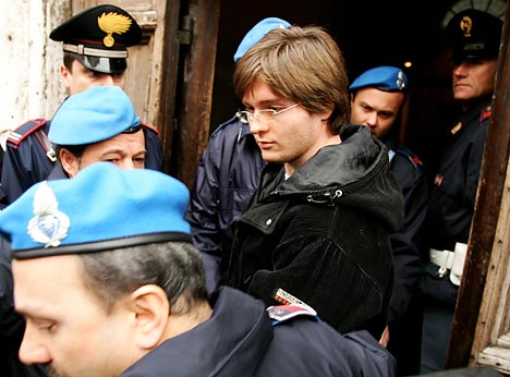 Amanda Knox ile Raffaelo Sollecito mahkûm Oldu 