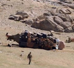 Afganistan'da düşen helikopter