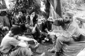 Fidel Castro, Celia Sanchez ve Vilma Espin-Nationalturk